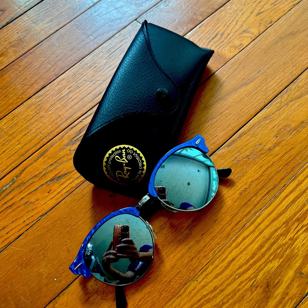 Rayna sunglasses with case